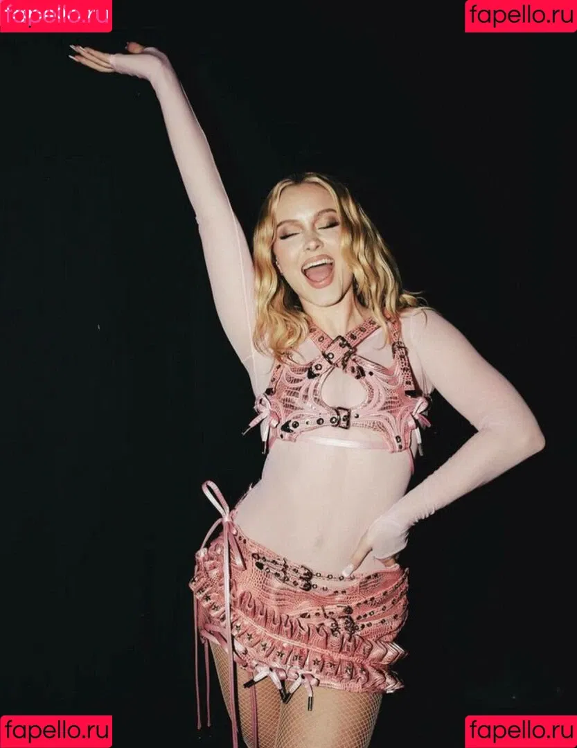 Zara Larsson / zaralarsson Onlyfans Photo Gallery 