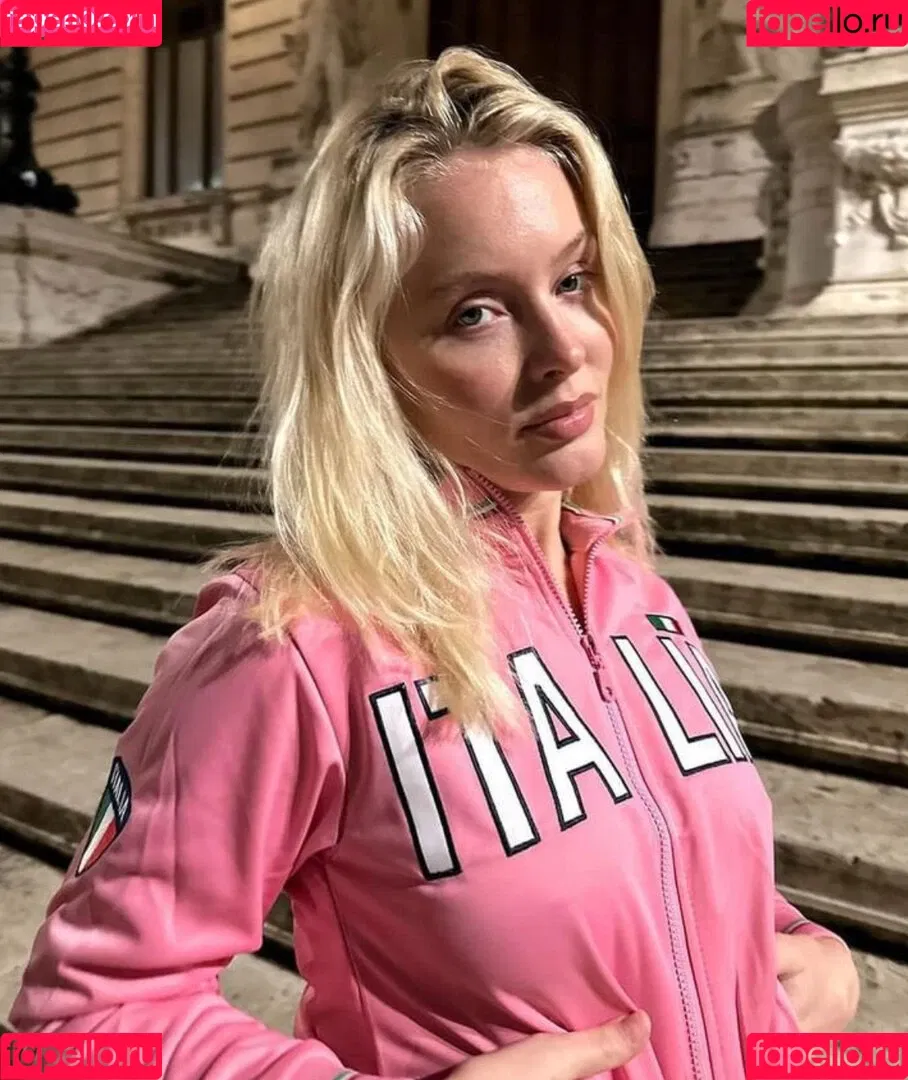 Zara Larsson / zaralarsson Onlyfans Photo Gallery 