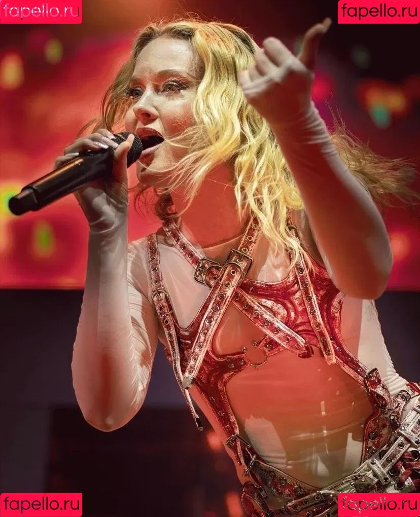 Zara Larsson / zaralarsson Onlyfans Photo Gallery 