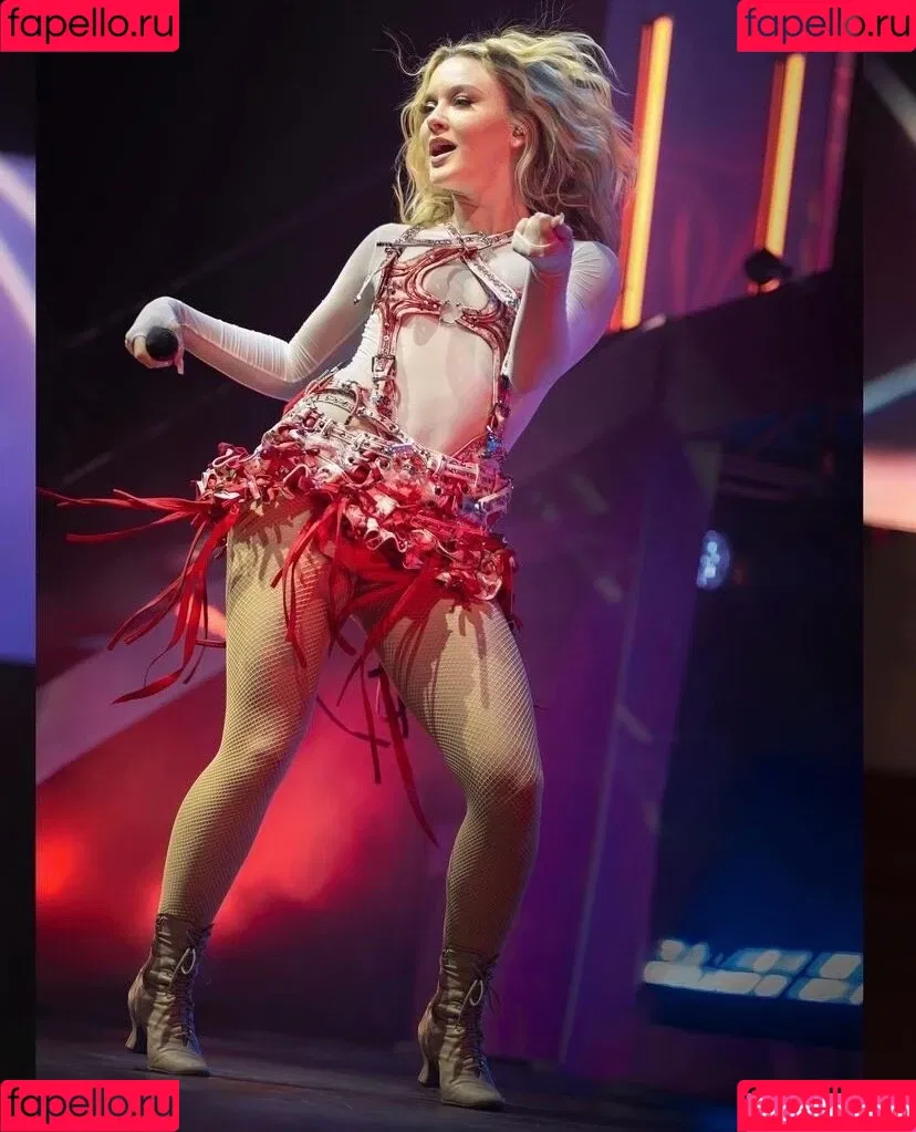 Zara Larsson / zaralarsson Onlyfans Photo Gallery 