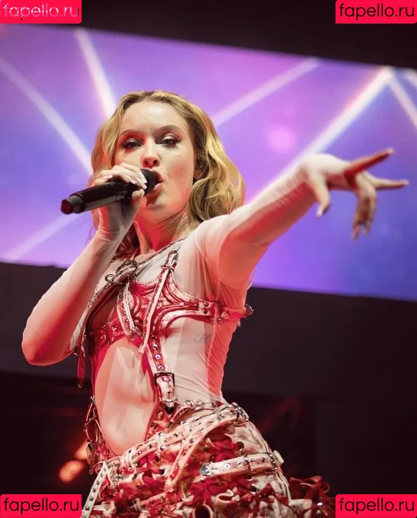 Zara Larsson / zaralarsson Onlyfans Photo Gallery 