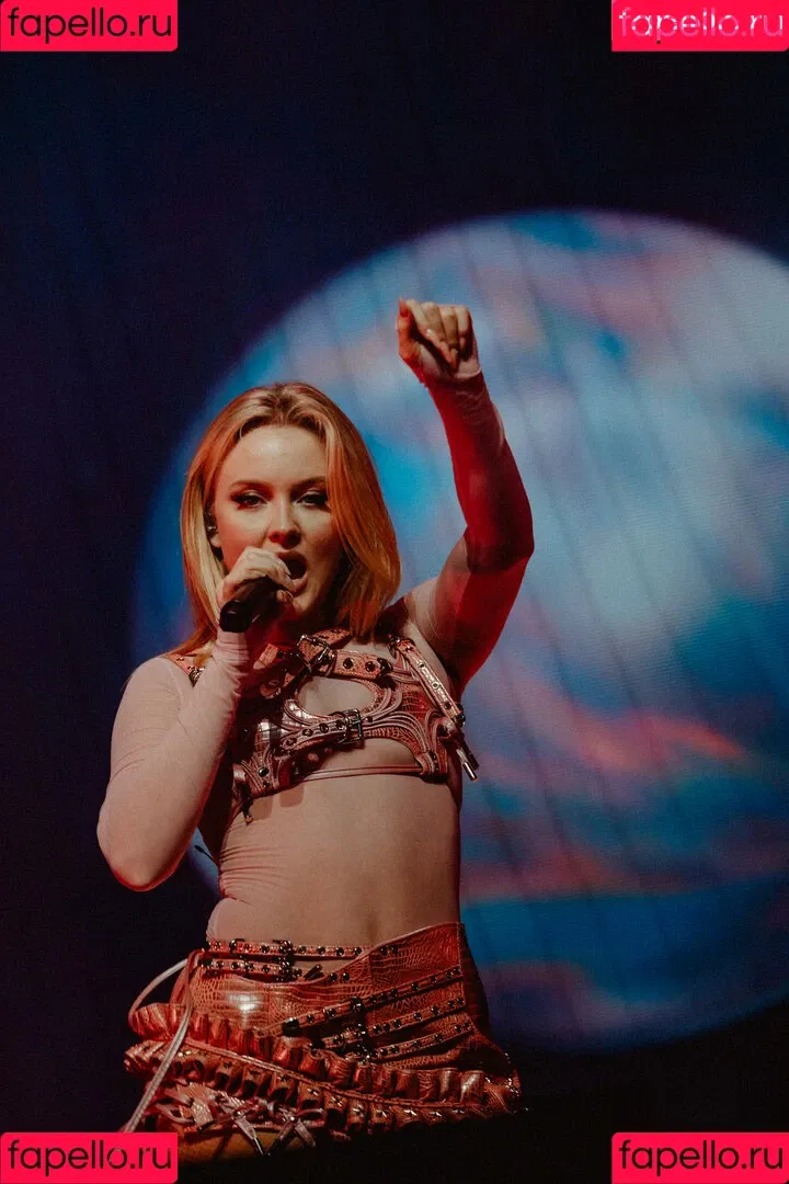 Zara Larsson / zaralarsson Onlyfans Photo Gallery 