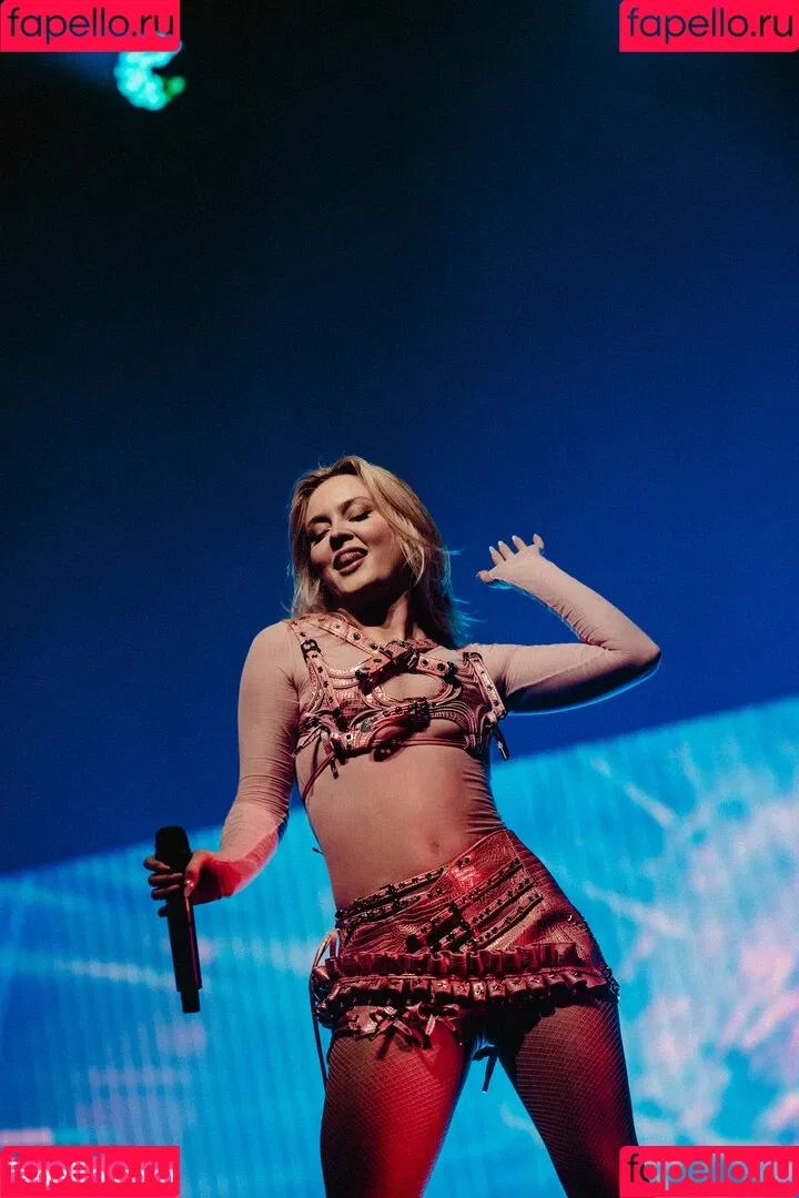 Zara Larsson / zaralarsson Onlyfans Photo Gallery 
