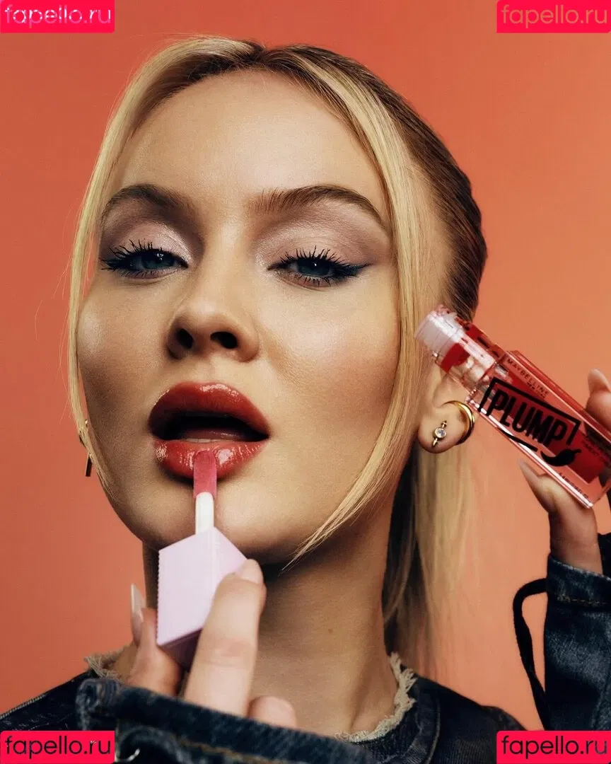 Zara Larsson / zaralarsson Onlyfans Photo Gallery 