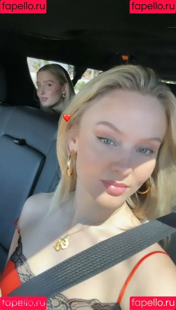 Zara Larsson / zaralarsson Onlyfans Photo Gallery 