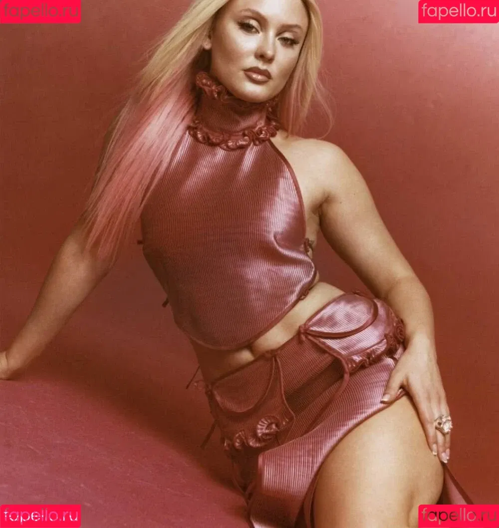 Zara Larsson / zaralarsson Onlyfans Photo Gallery 