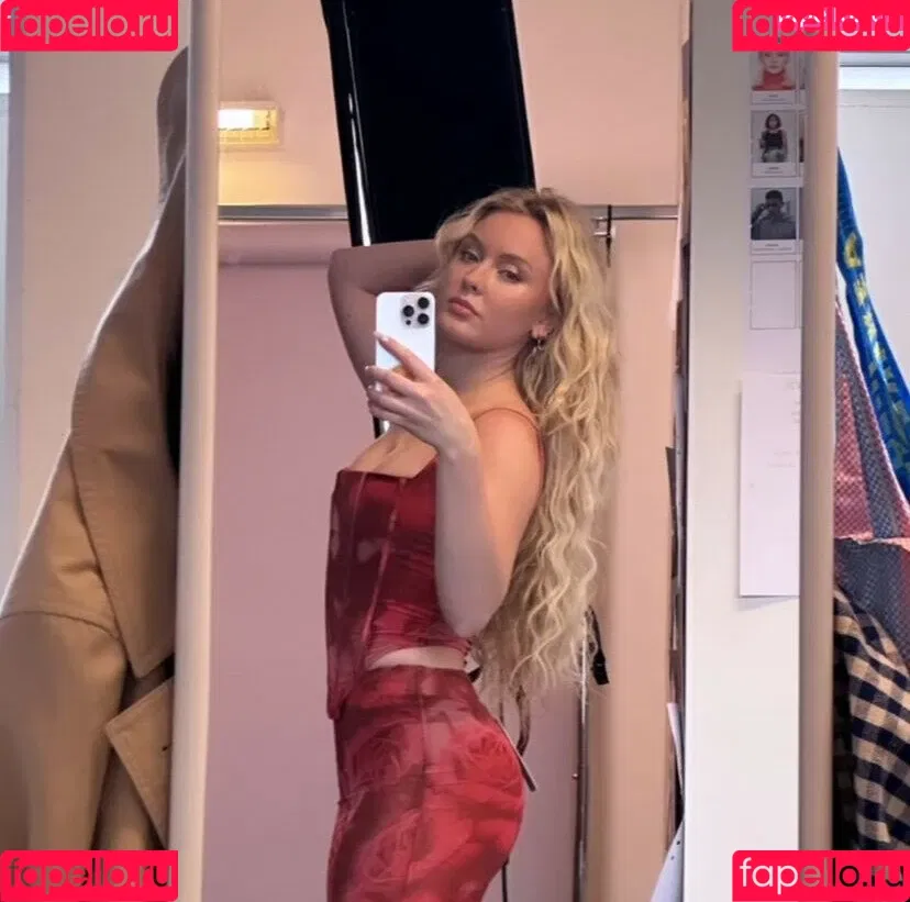 Zara Larsson / zaralarsson Onlyfans Photo Gallery 