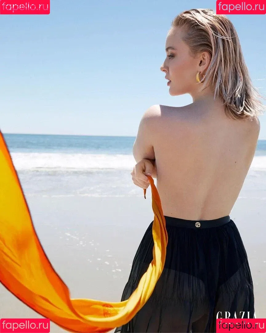 Zara Larsson / zaralarsson Onlyfans Photo Gallery 