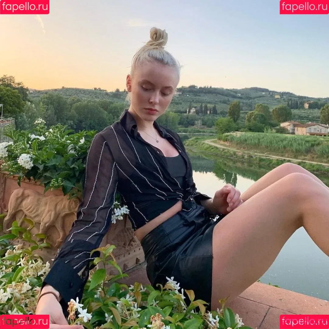 Zara Larsson / zaralarsson Onlyfans Photo Gallery 