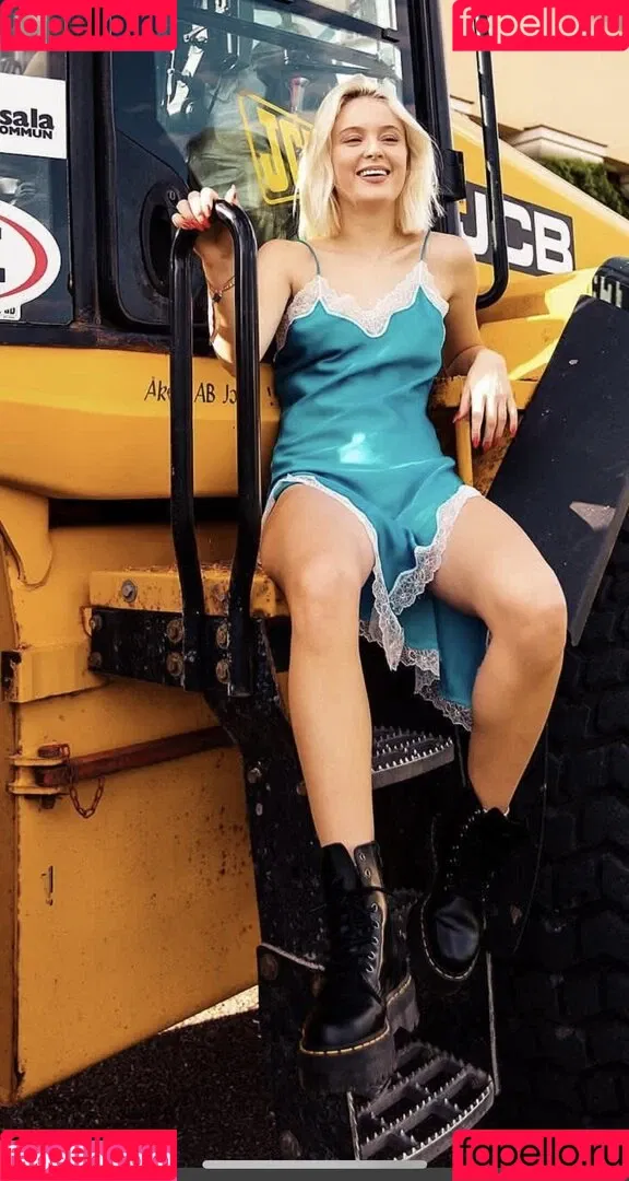 Zara Larsson / zaralarsson Onlyfans Photo Gallery 