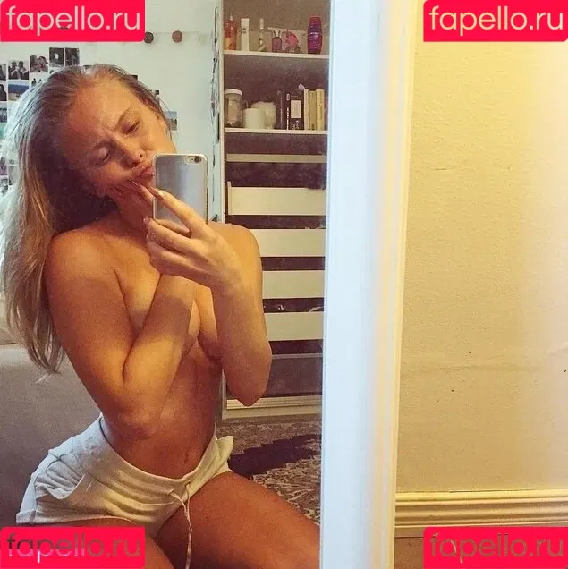Zara Larsson / zaralarsson Onlyfans Photo Gallery 