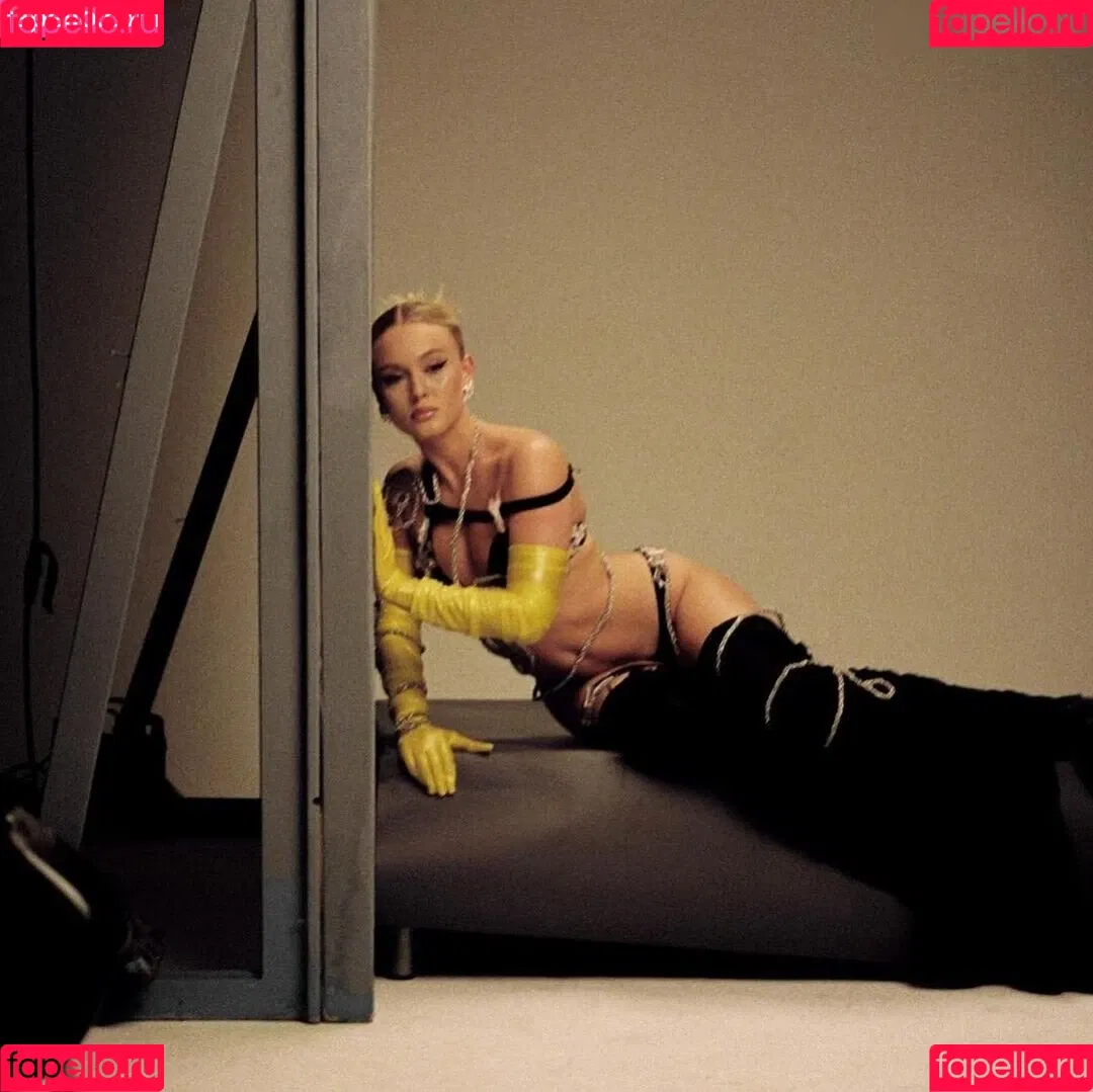 Zara Larsson / zaralarsson Onlyfans Photo Gallery 