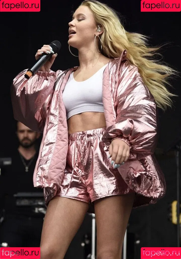 Zara Larsson / zaralarsson Onlyfans Photo Gallery 