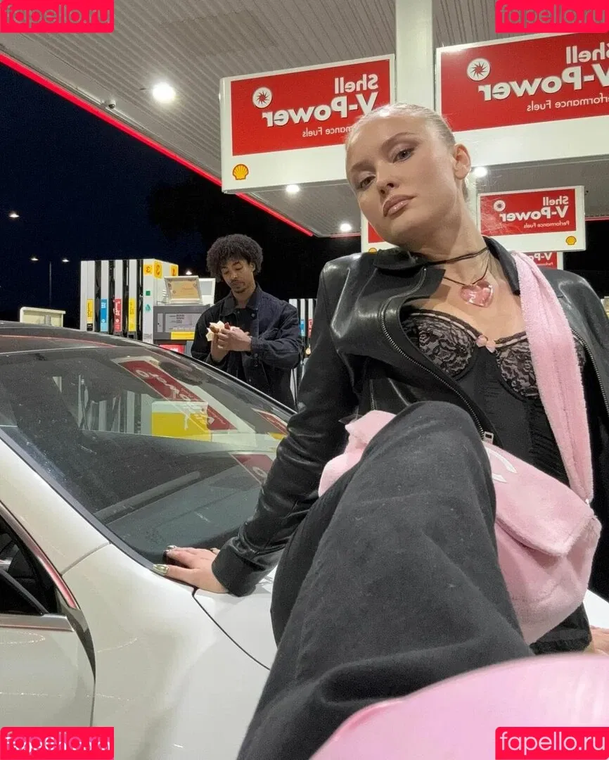 Zara Larsson / zaralarsson Onlyfans Photo Gallery 
