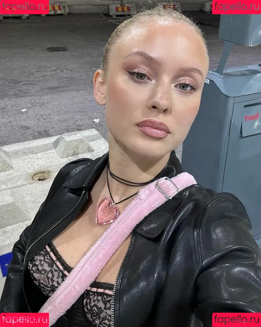 Zara Larsson / zaralarsson Onlyfans Photo Gallery 