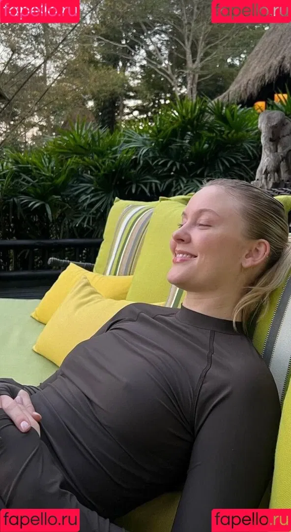 Zara Larsson / zaralarsson Onlyfans Photo Gallery 