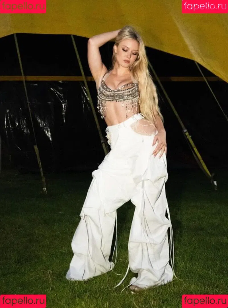 Zara Larsson / zaralarsson Onlyfans Photo Gallery 