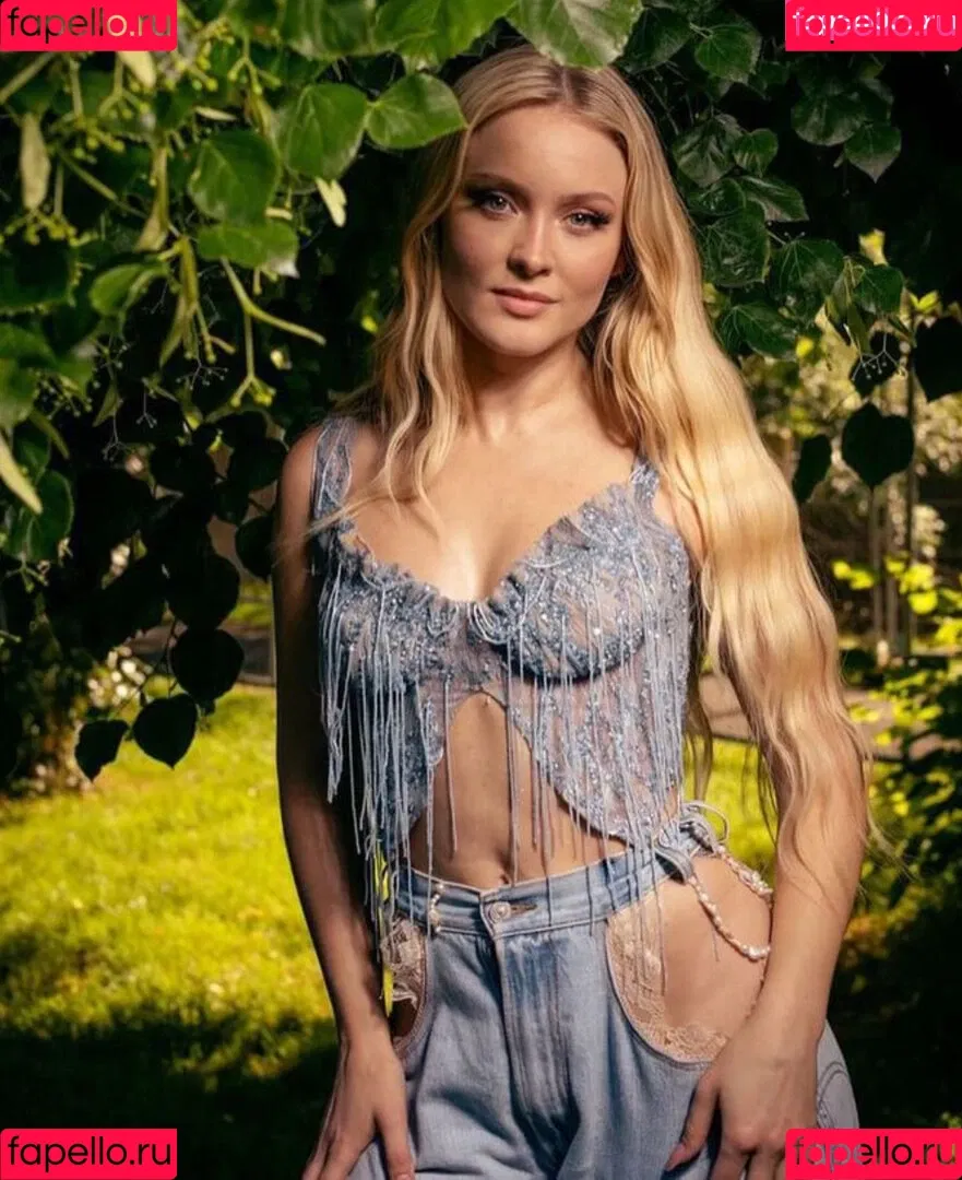 Zara Larsson / zaralarsson Onlyfans Photo Gallery 