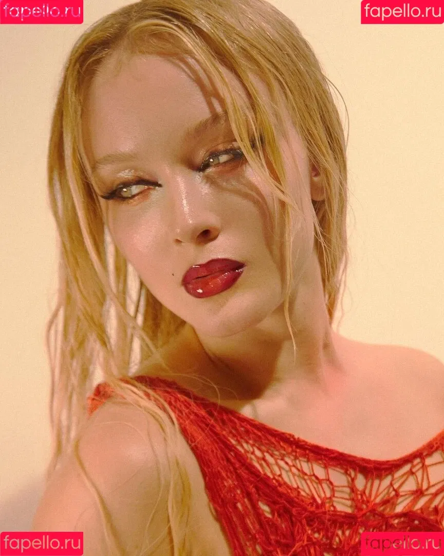 Zara Larsson / zaralarsson Onlyfans Photo Gallery 