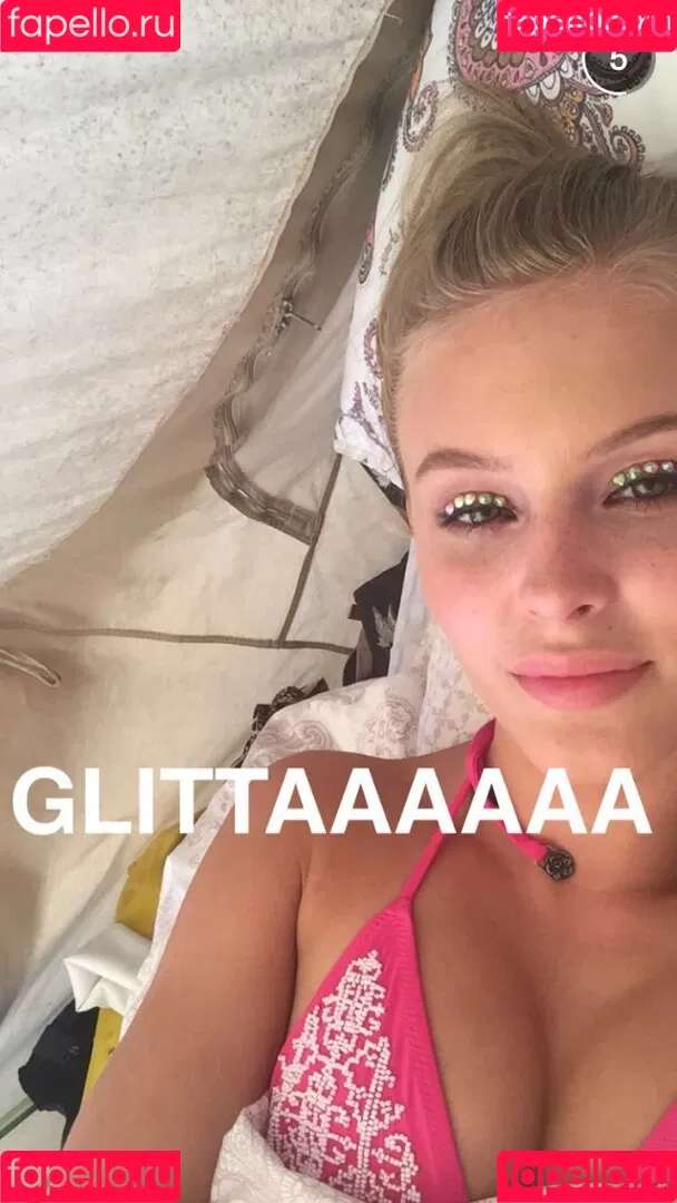 Zara Larsson / zaralarsson Onlyfans Photo Gallery 