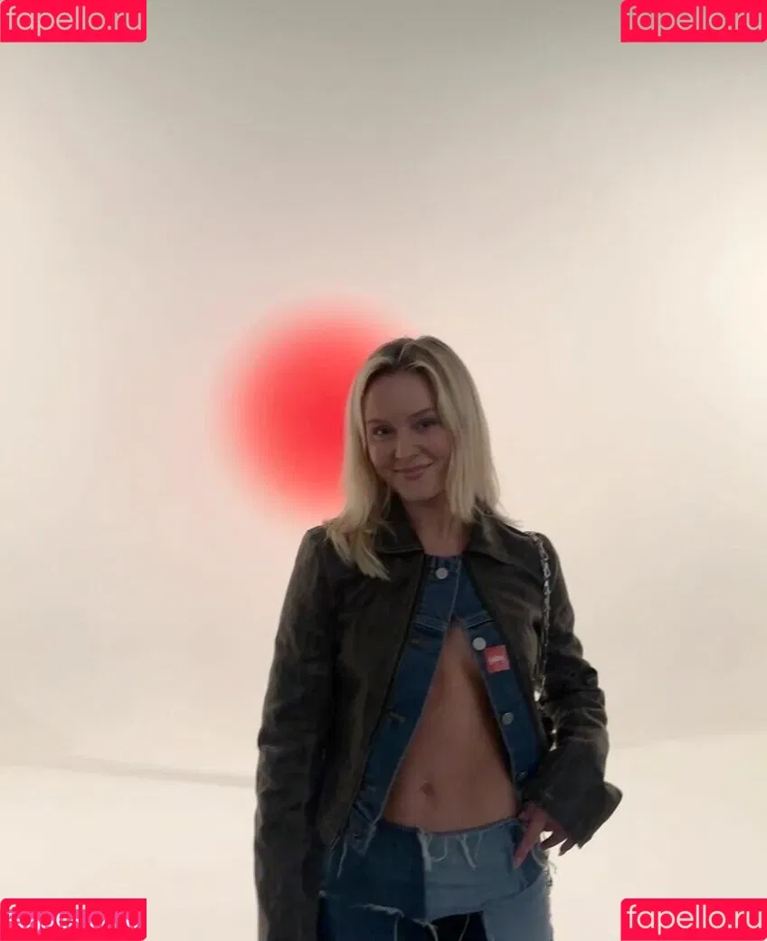 Zara Larsson / zaralarsson Onlyfans Photo Gallery 