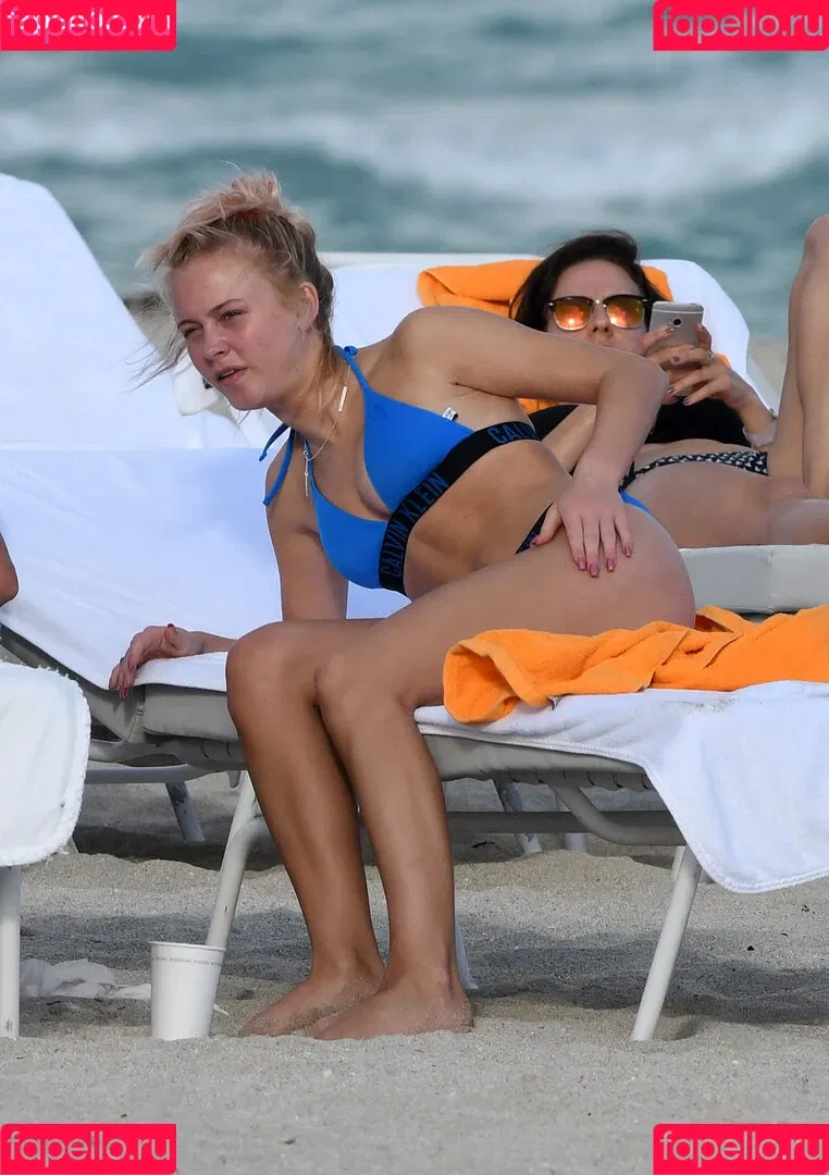 Zara Larsson / zaralarsson Onlyfans Photo Gallery 