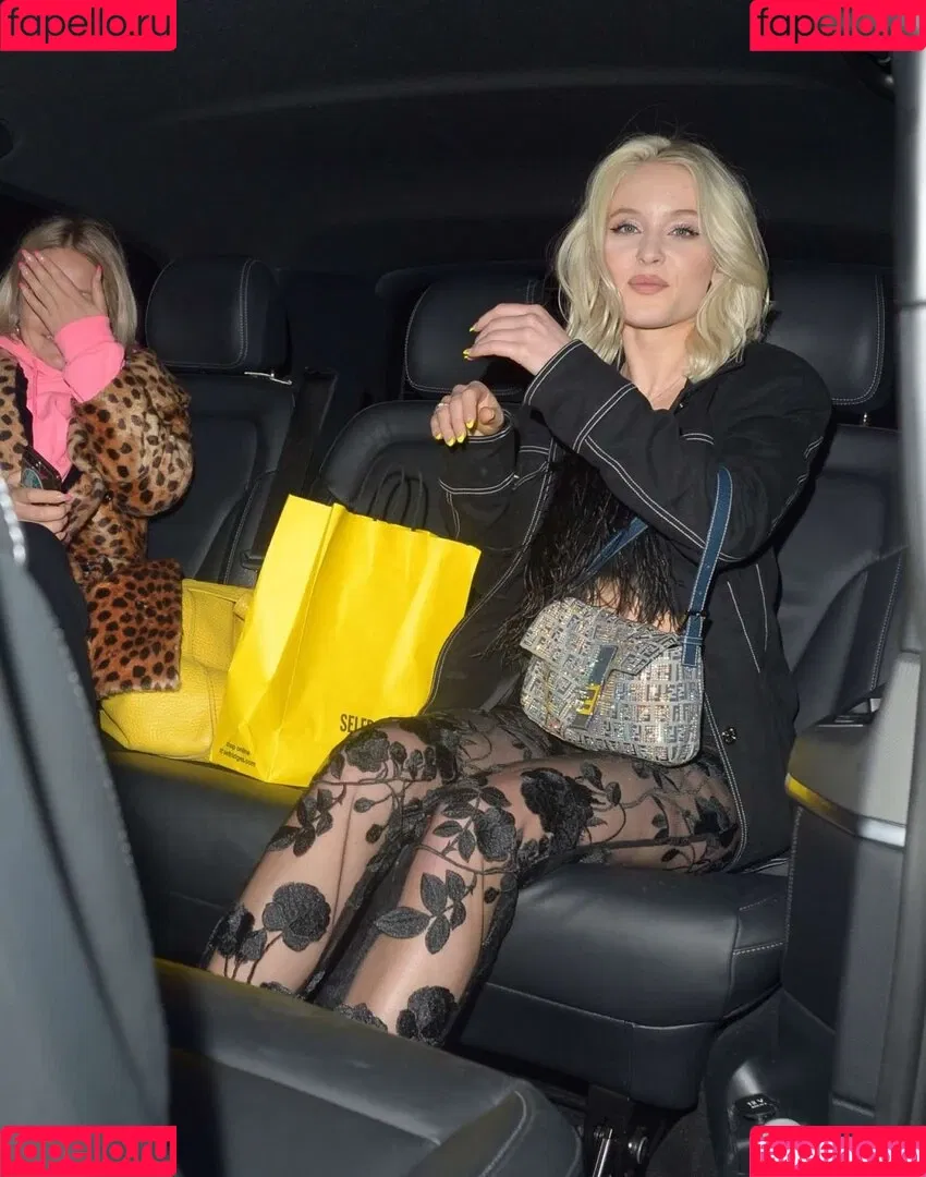 Zara Larsson / zaralarsson Onlyfans Photo Gallery 