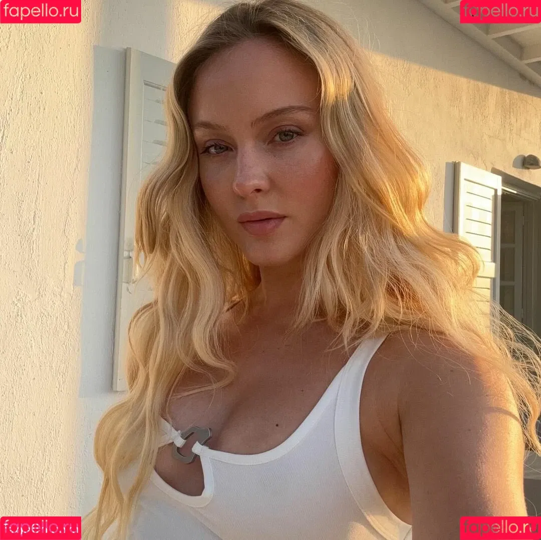 Zara Larsson / zaralarsson Onlyfans Photo Gallery 