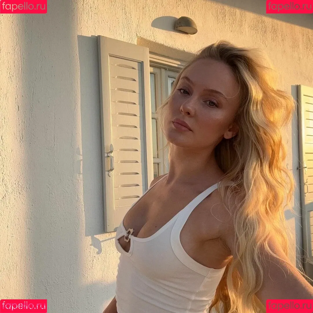 Zara Larsson / zaralarsson Onlyfans Photo Gallery 