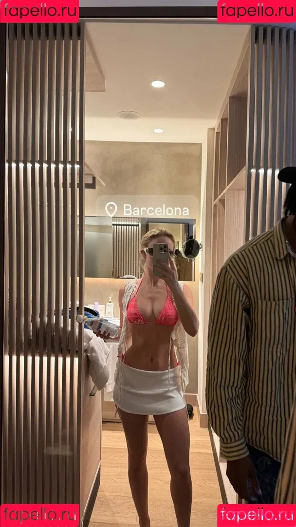 Zara Larsson / zaralarsson Onlyfans Photo Gallery 