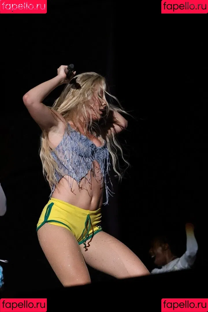 Zara Larsson / zaralarsson Onlyfans Photo Gallery 