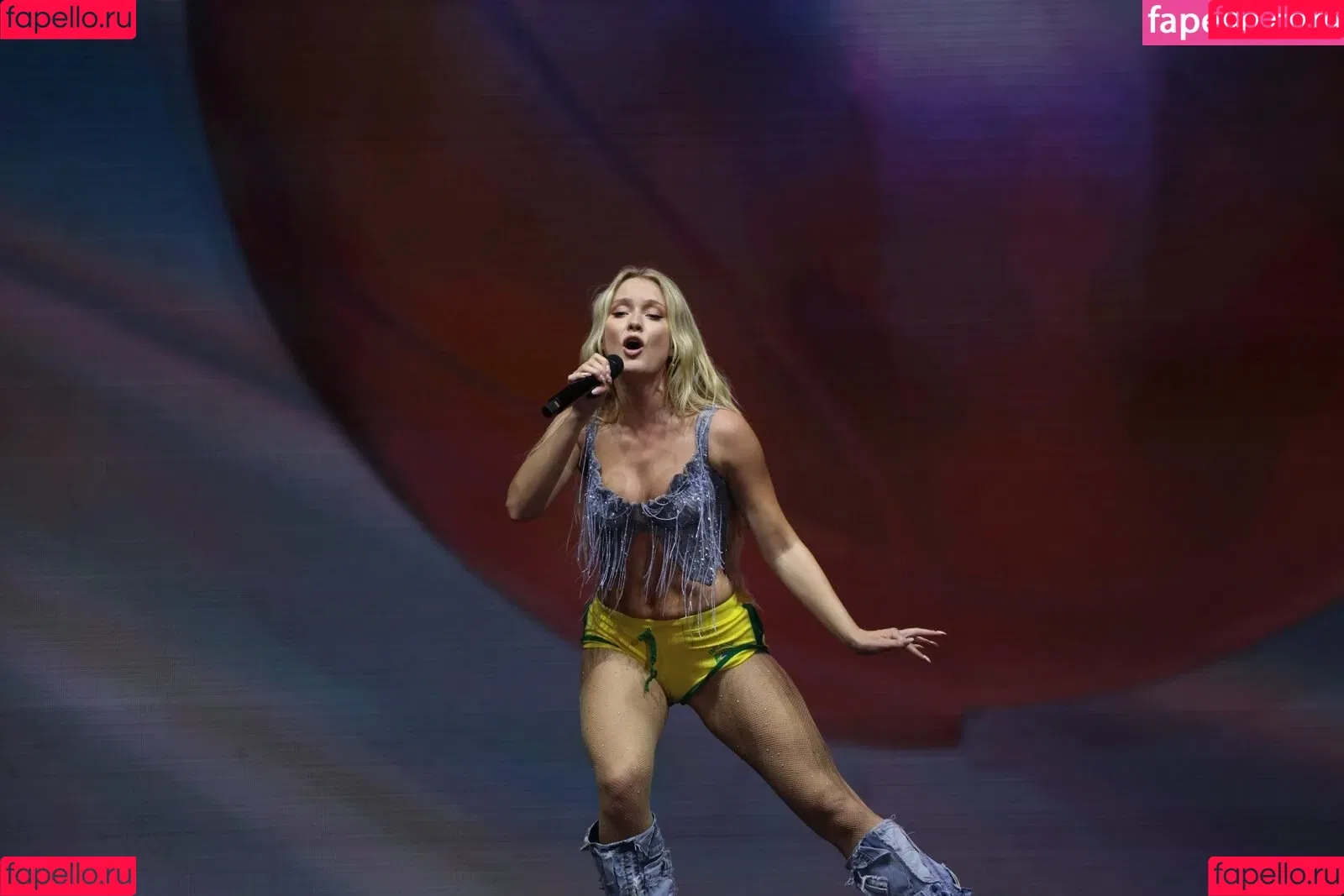Zara Larsson / zaralarsson Onlyfans Photo Gallery 