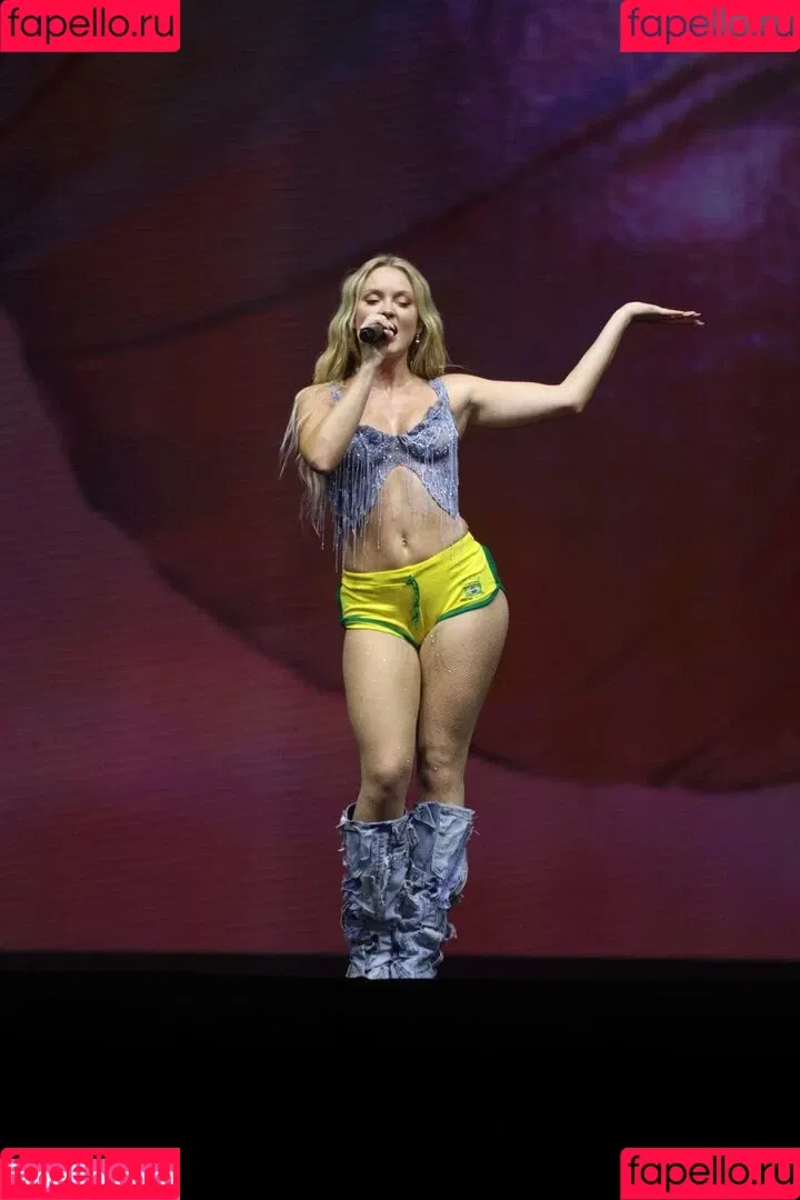 Zara Larsson / zaralarsson Onlyfans Photo Gallery 