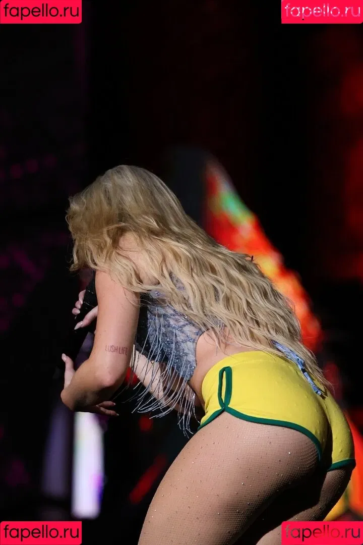 Zara Larsson / zaralarsson Onlyfans Photo Gallery 