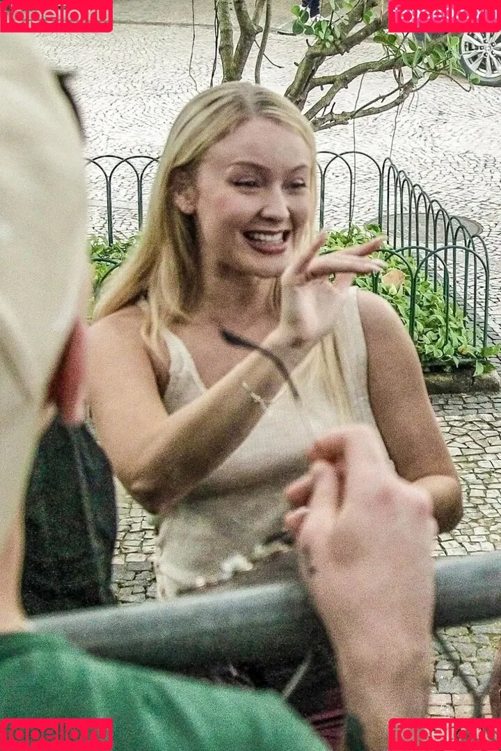 Zara Larsson / zaralarsson Onlyfans Photo Gallery 