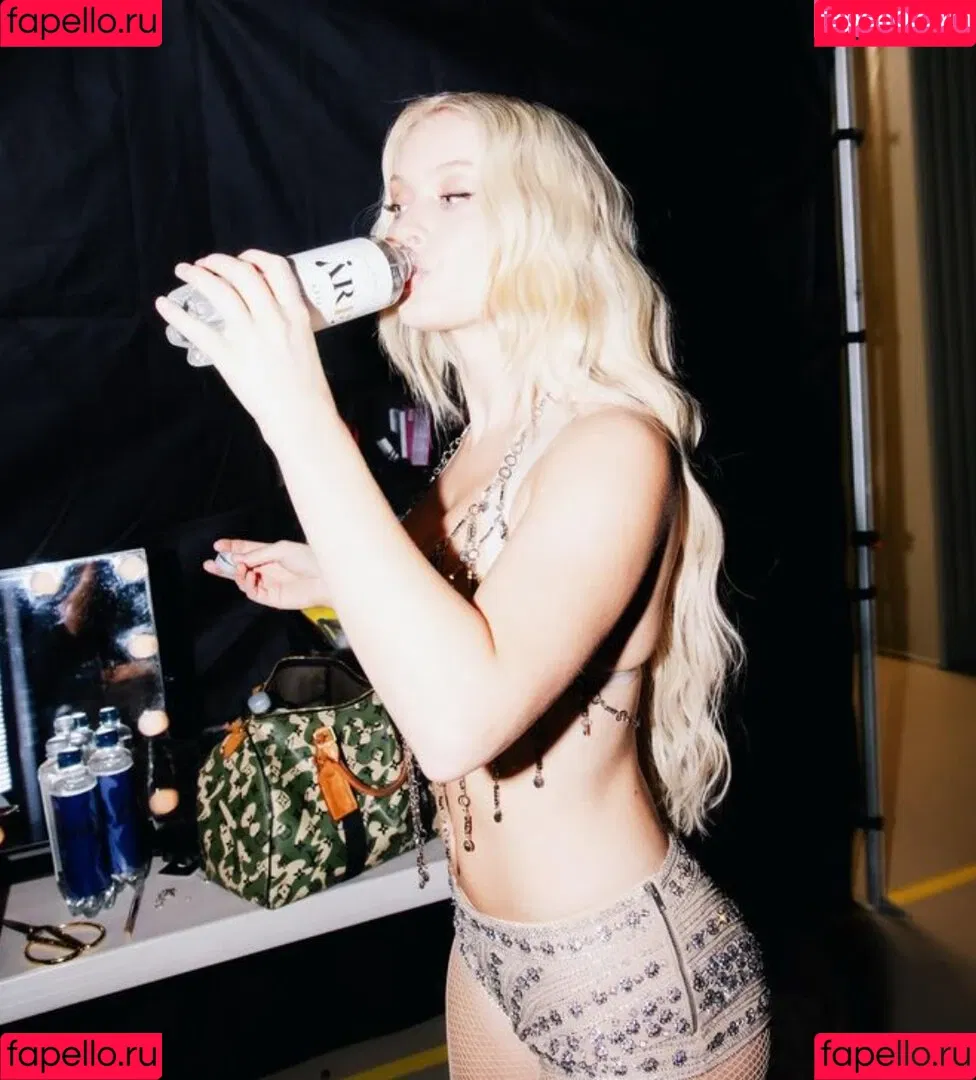 Zara Larsson / zaralarsson Onlyfans Photo Gallery 