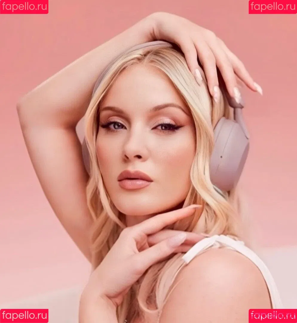 Zara Larsson / zaralarsson Onlyfans Photo Gallery 