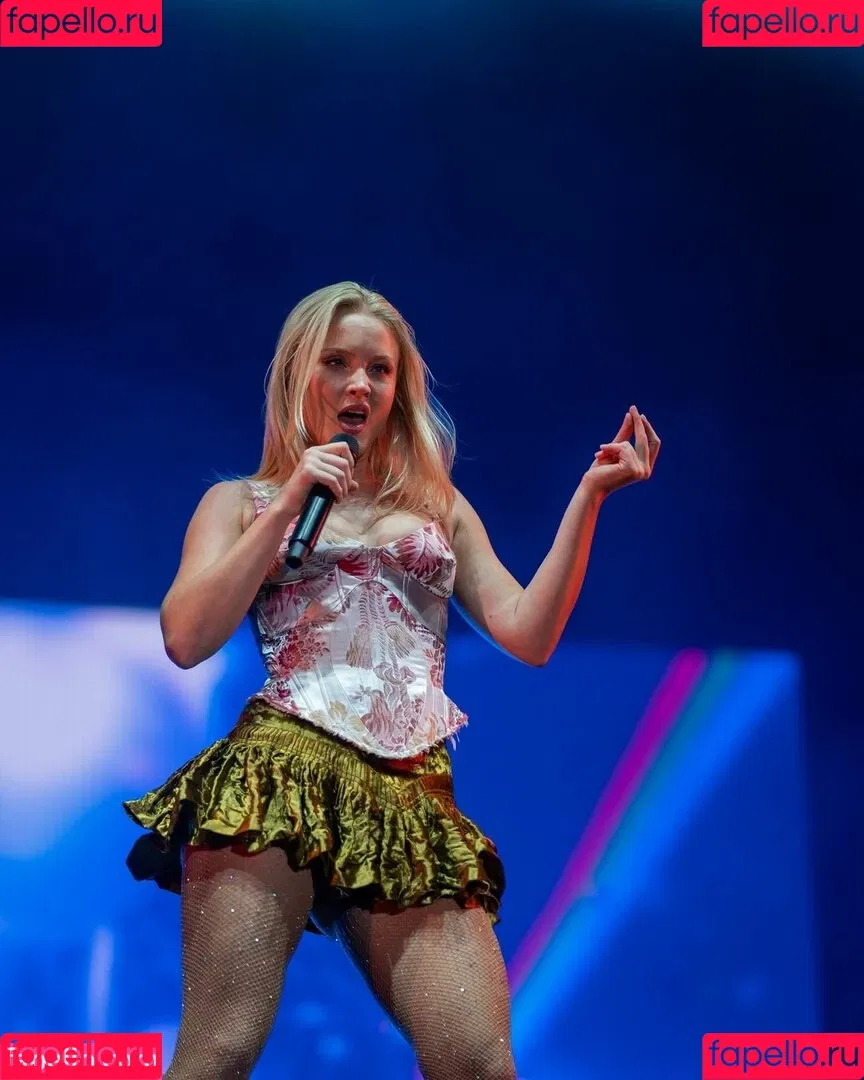 Zara Larsson / zaralarsson Onlyfans Photo Gallery 