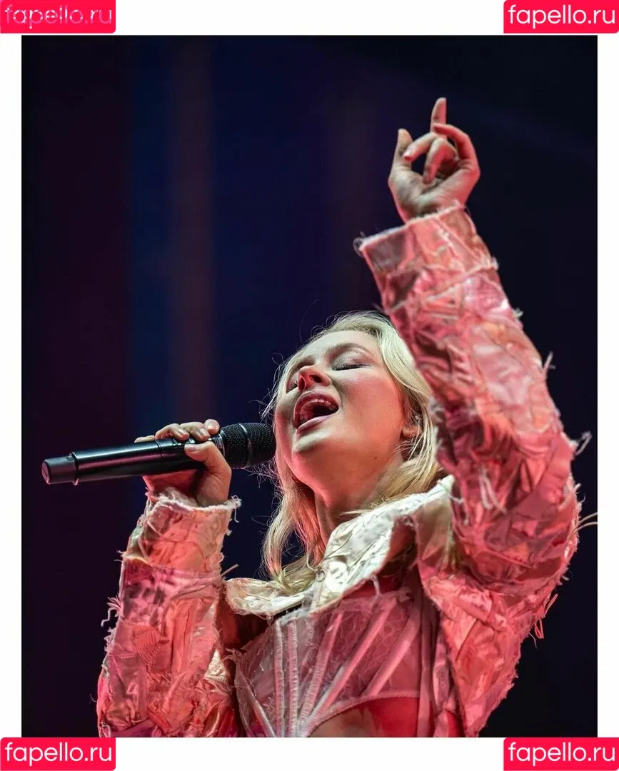 Zara Larsson / zaralarsson Onlyfans Photo Gallery 