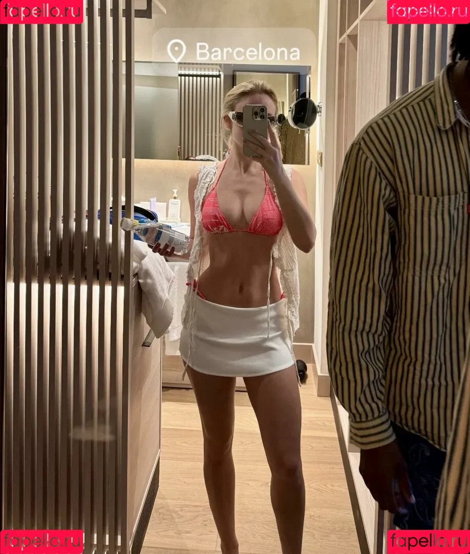 Zara Larsson / zaralarsson Onlyfans Photo Gallery 
