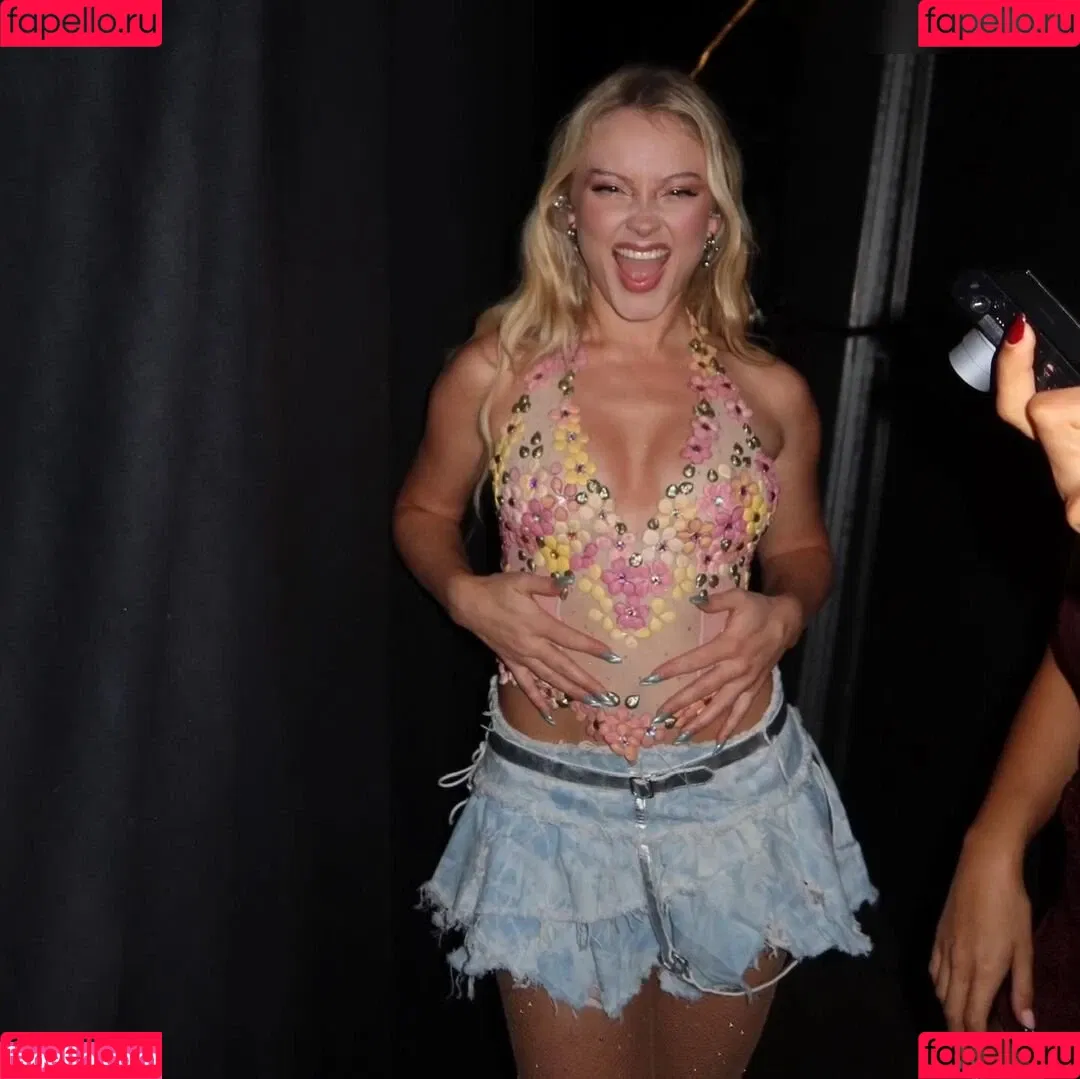 Zara Larsson / zaralarsson Onlyfans Photo Gallery 