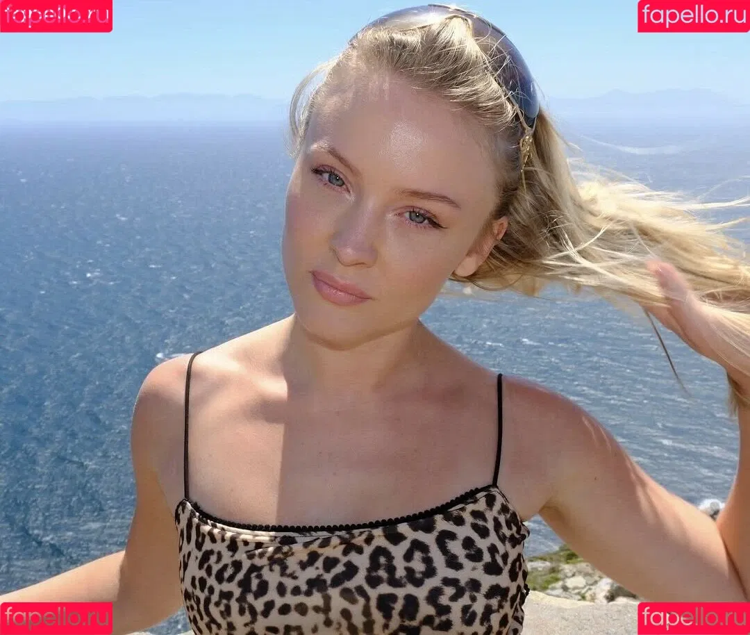 Zara Larsson / zaralarsson Onlyfans Photo Gallery 