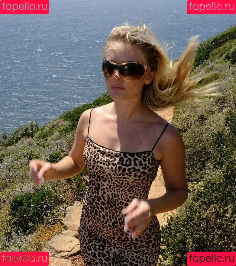Zara Larsson / zaralarsson Onlyfans Photo Gallery 