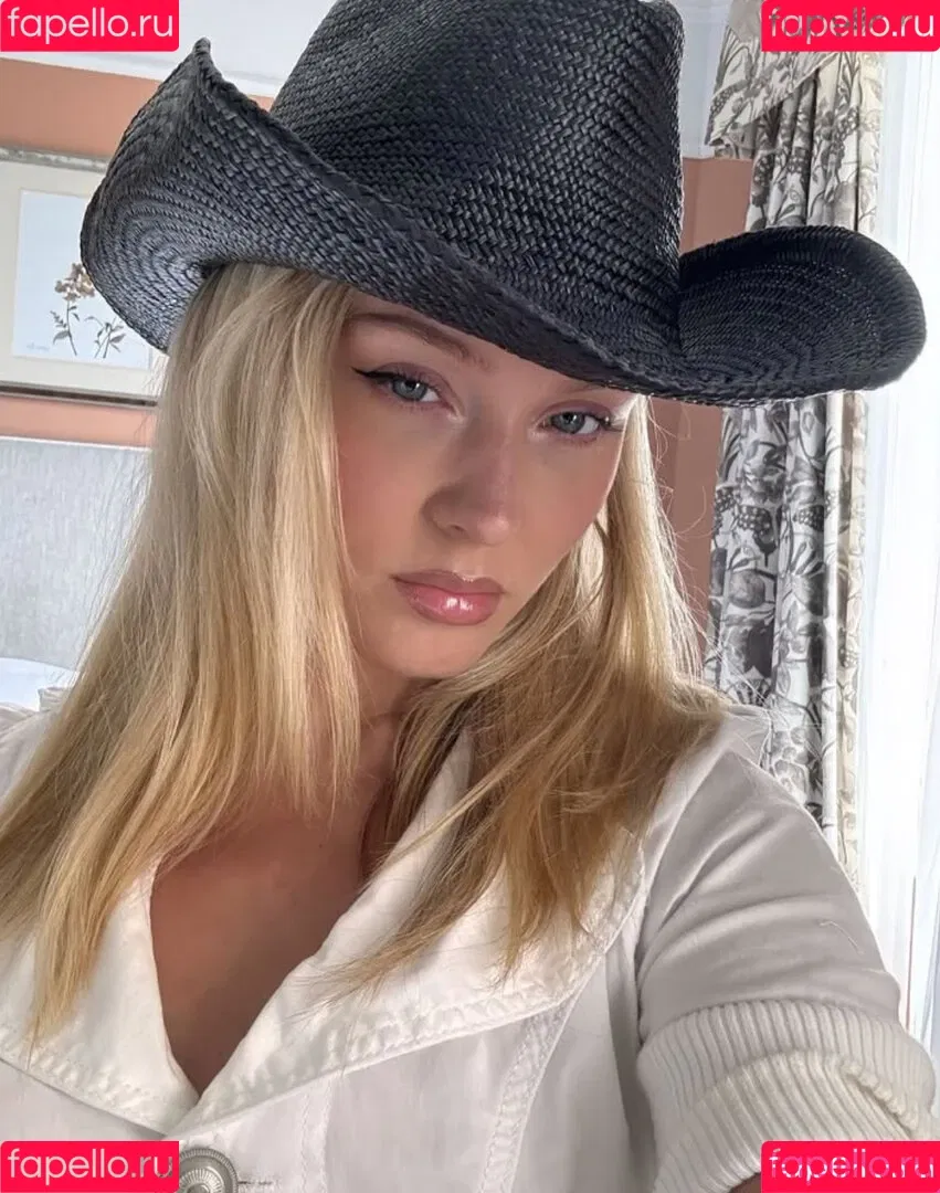 Zara Larsson / zaralarsson Onlyfans Photo Gallery 