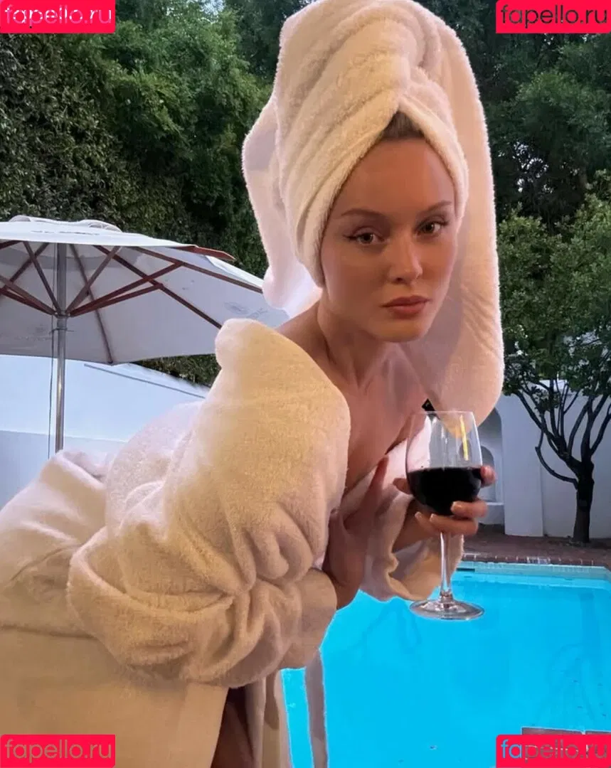 Zara Larsson / zaralarsson Onlyfans Photo Gallery 