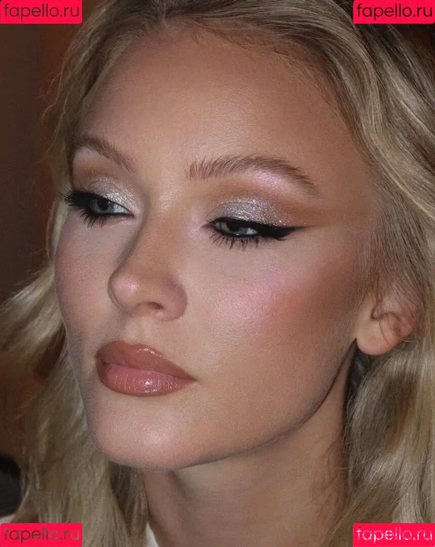 Zara Larsson / zaralarsson Onlyfans Photo Gallery 