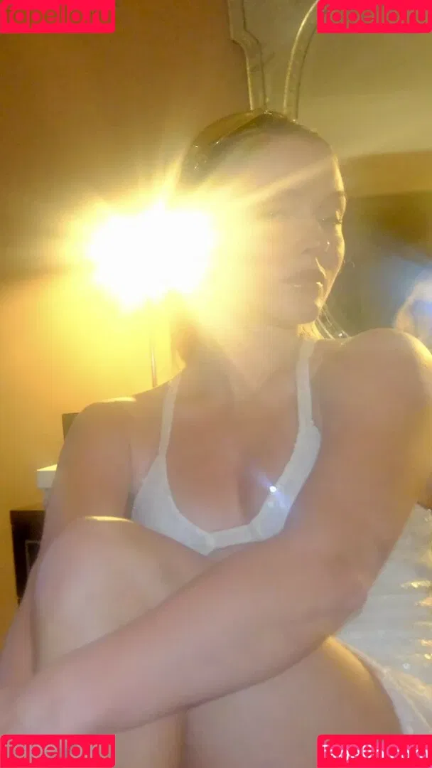 Zara Larsson / zaralarsson Onlyfans Photo Gallery 