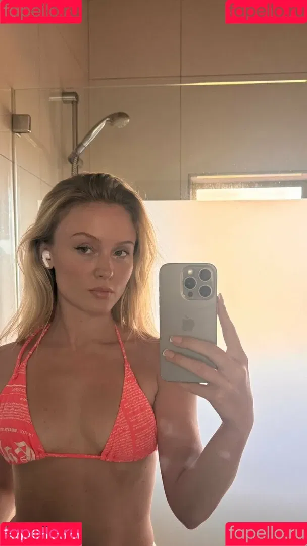 Zara Larsson / zaralarsson Onlyfans Photo Gallery 