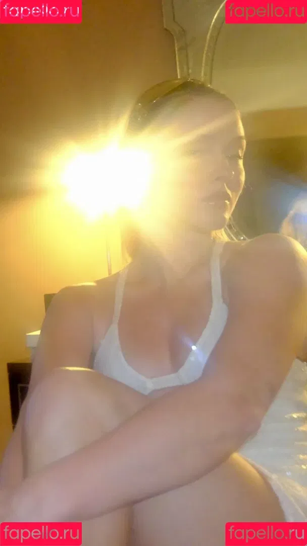 Zara Larsson / zaralarsson Onlyfans Photo Gallery 