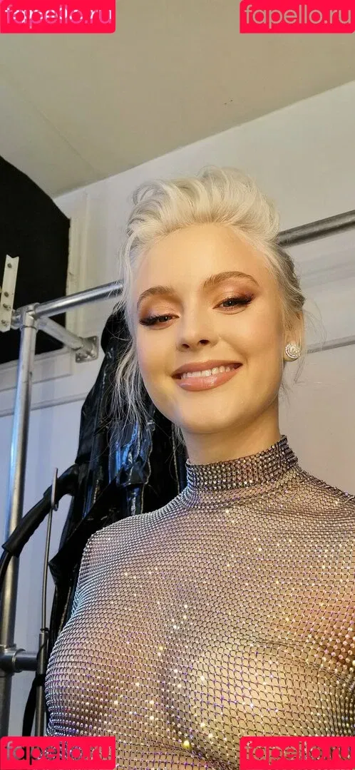 Zara Larsson / zaralarsson Onlyfans Photo Gallery 